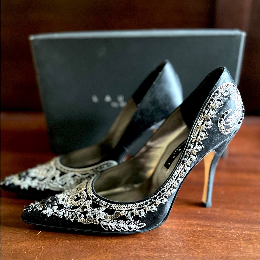Laundry By Shelli Segal beaded pumps Size 7.5